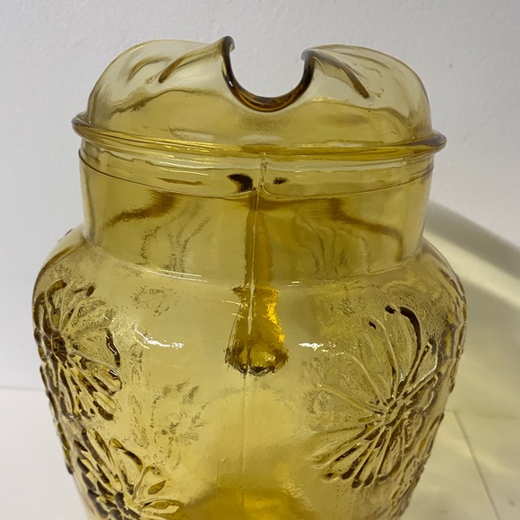 Vintage Anchor Hocking yellow glass daisy pitcher - Picture 8 of 11